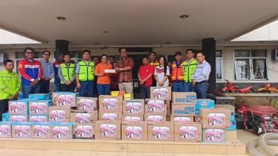 Melawan Karhutla di Tengah Kemarau, Forum CSR Kontraktor TCM-BEK Suplai Vitamin dan Minuman untuk Pemadam